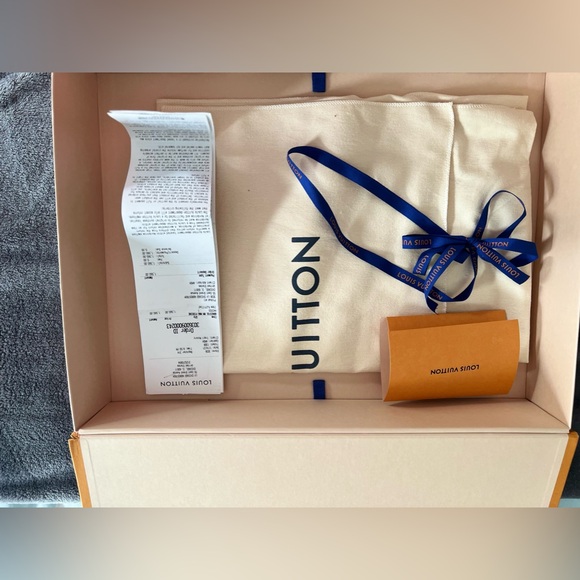 Authentic Louis Vuitton Graceful MM, peony inside - Picture 9 of 14